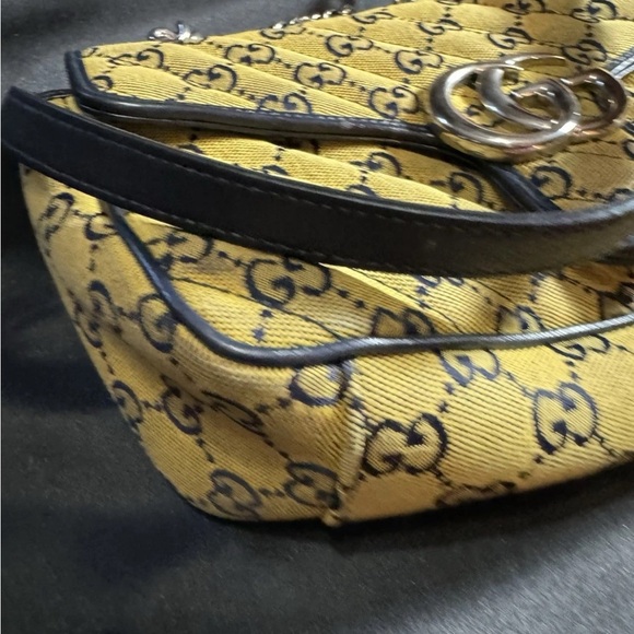 Gucci Marmont Women's Shoulder Bag - Picture 11 of 15